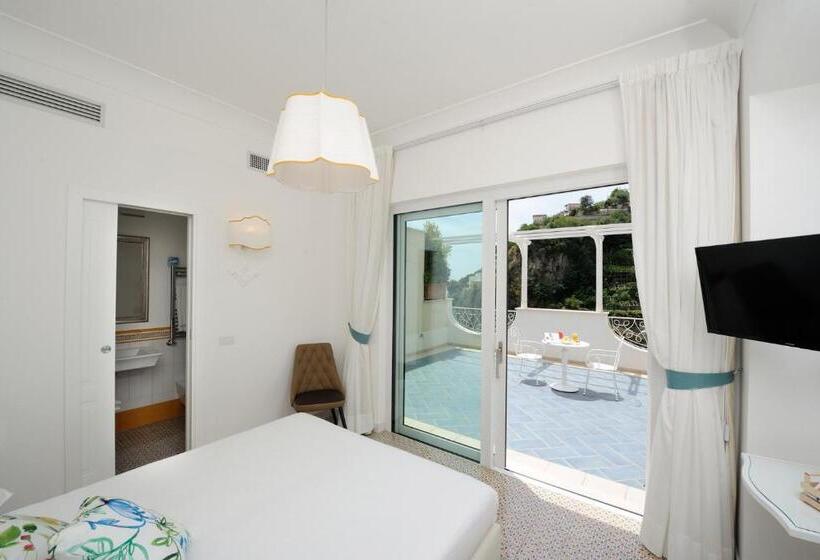 سوییت جونیور با چشم‌انداز دریا, Villa Guarracino Amalfi