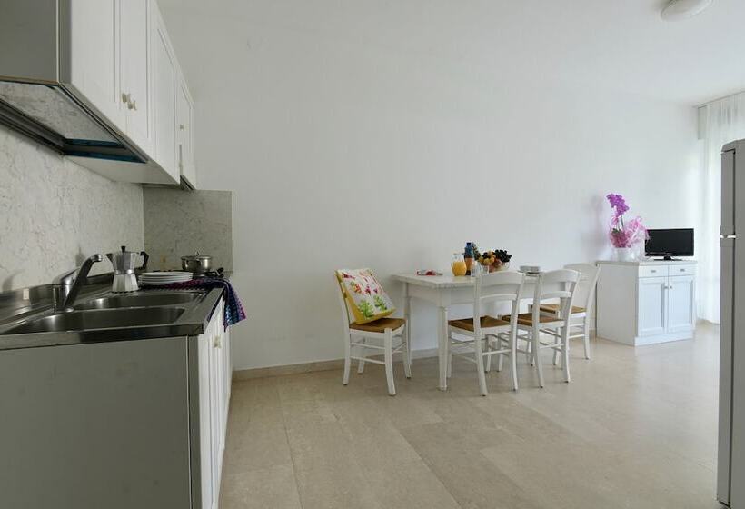 Апартаменты 1 Спальня Нижний Этаж, Isaresidence Holiday Resort