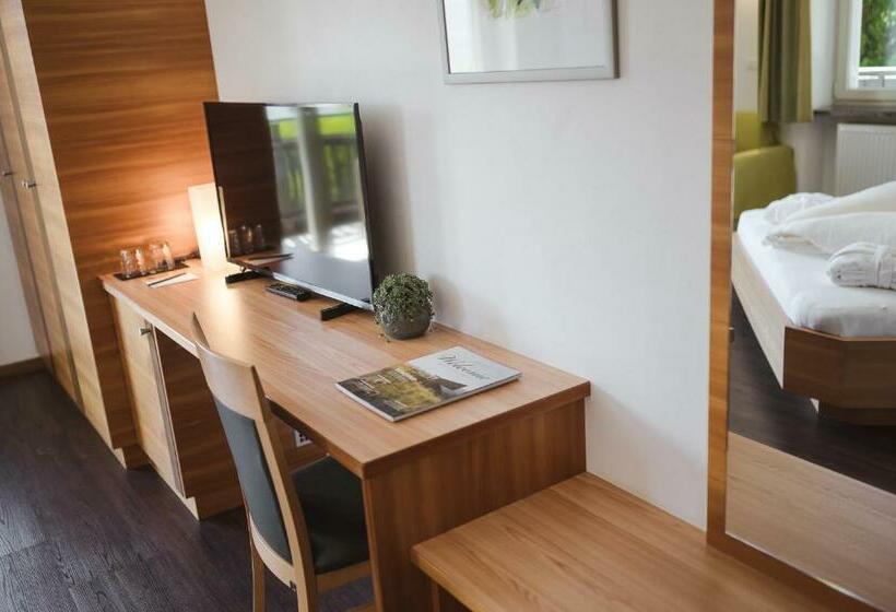 Номер Стандарт с Балконом, Appartements Schmied Hans
