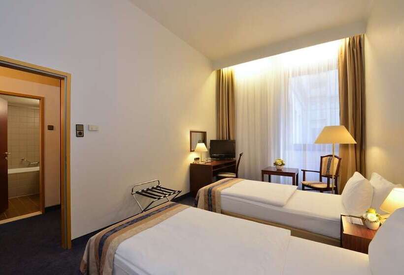 Номер Стандарт, Danubius Hotel Hungaria City Center