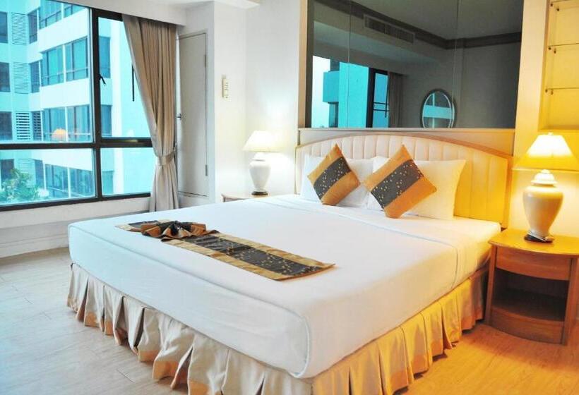 디럭스 룸, The Royal Gems Golf Resort