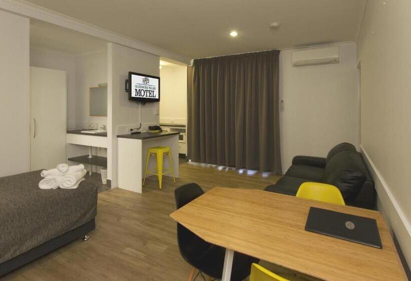스위트, Glenmore Palms Motel