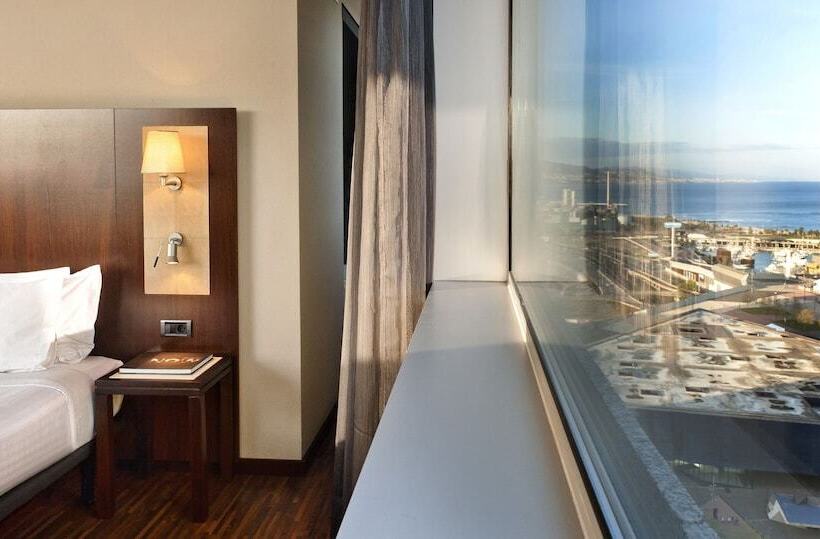 Люкс, Leonardo Royal Hotel Barcelona Forum