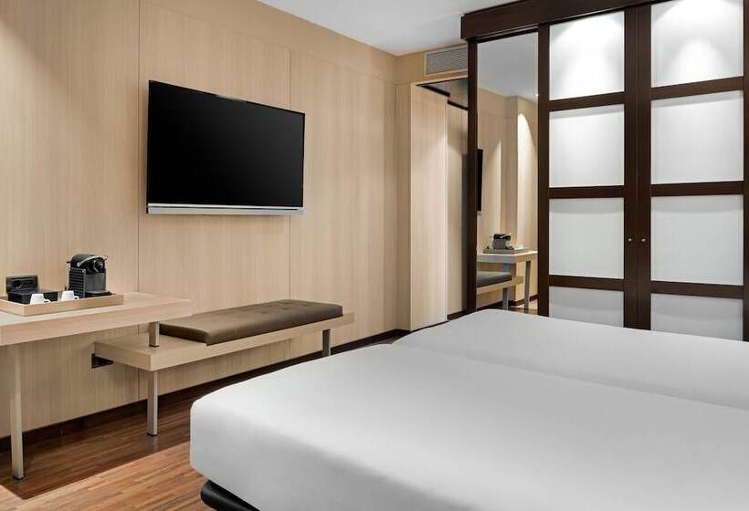 Номер Стандарт, Leonardo Royal Hotel Barcelona Forum