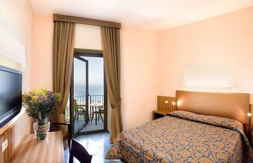 Номер Стандарт Вид на Море, Grand Hotel Due Golfi