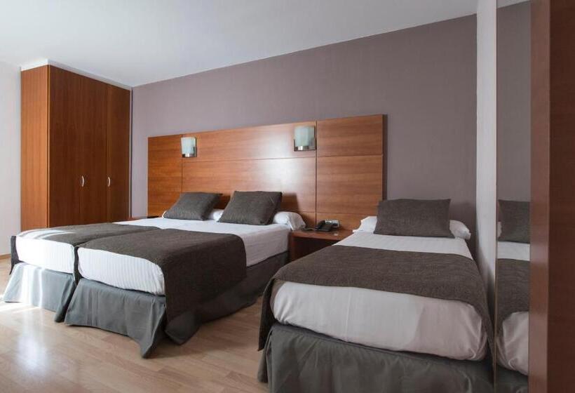 Habitación Triple Estándar, Via Augusta