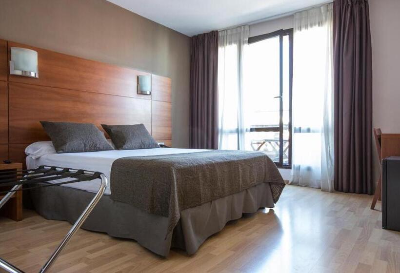 Habitación Estándar con Balcón, Via Augusta