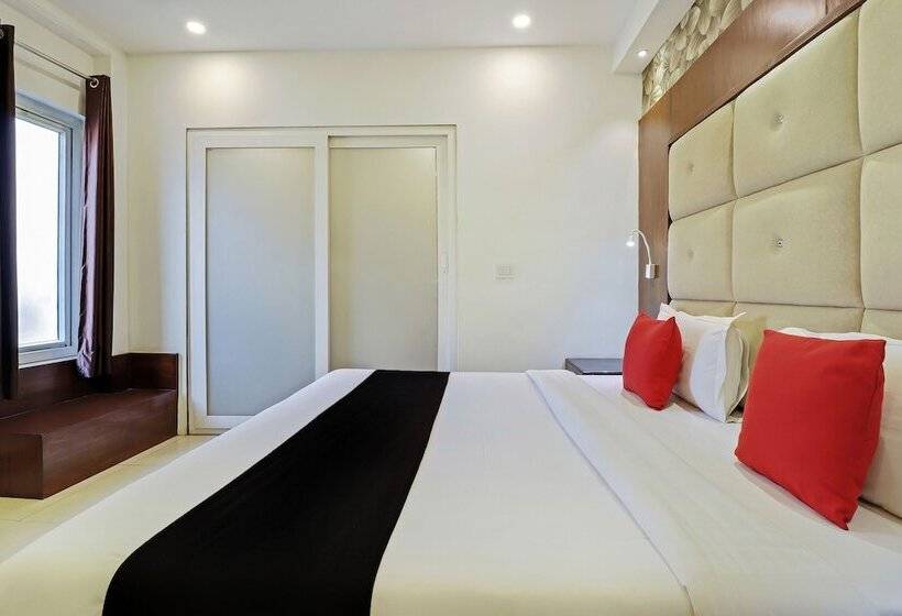 Номер Deluxe, Capital O 2242 Hotel Yuvraj Deluxe