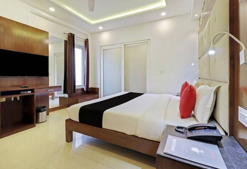 Номер Deluxe, Capital O 2242 Hotel Yuvraj Deluxe