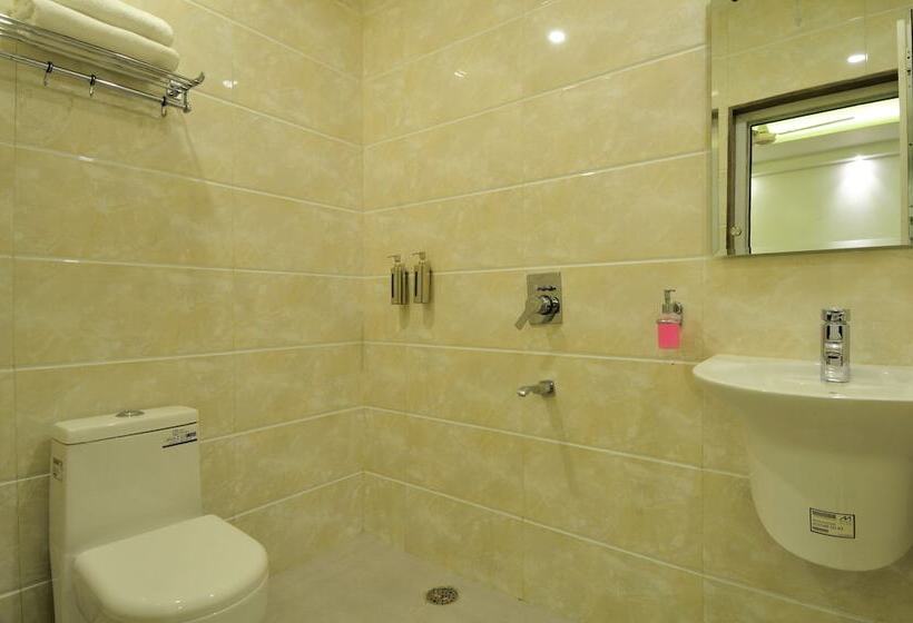 Номер Deluxe, Capital O 2242 Hotel Yuvraj Deluxe
