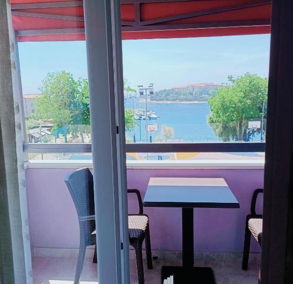 Студио Стандарт с Балконом, Aparthotel Viola
