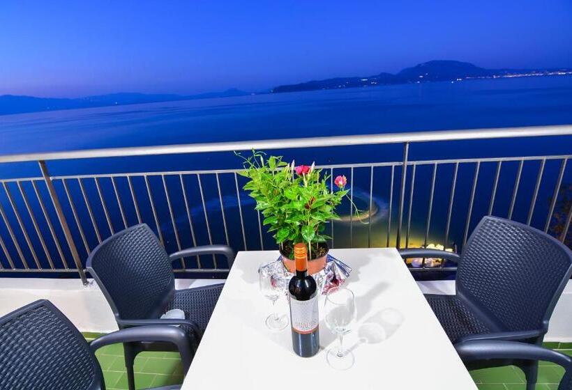 Triple Room Sea View, Marzi Boutique