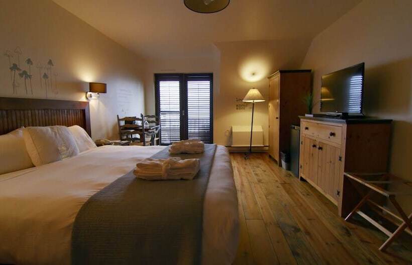 Номер Стандарт, Auberge Du Lac Taureau