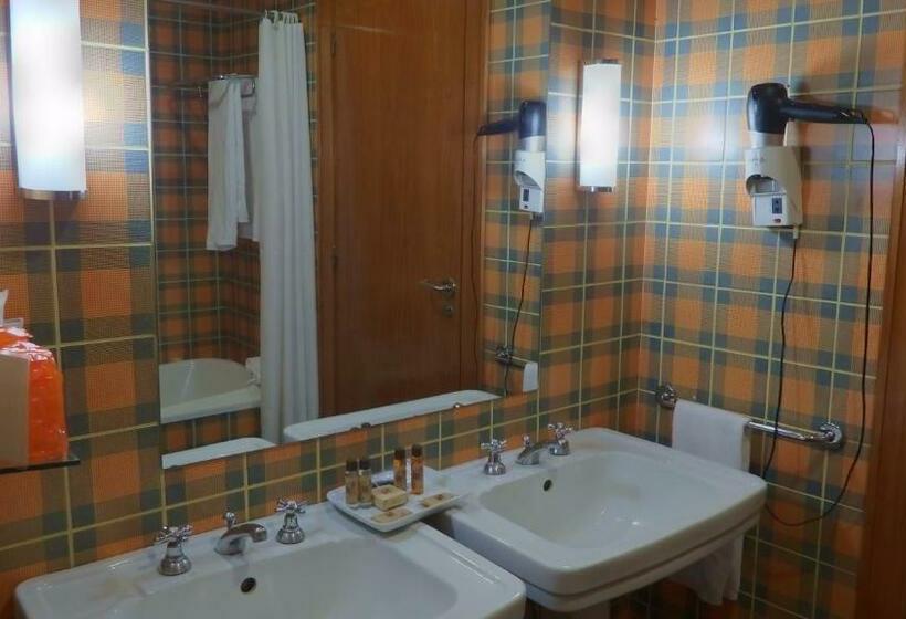 Номер Стандарт, Golden Tulip Caramulo