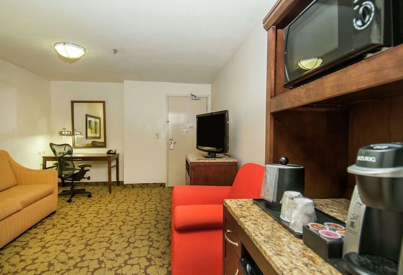 Junior Suite, Wyndham Garden New Orleans Airport