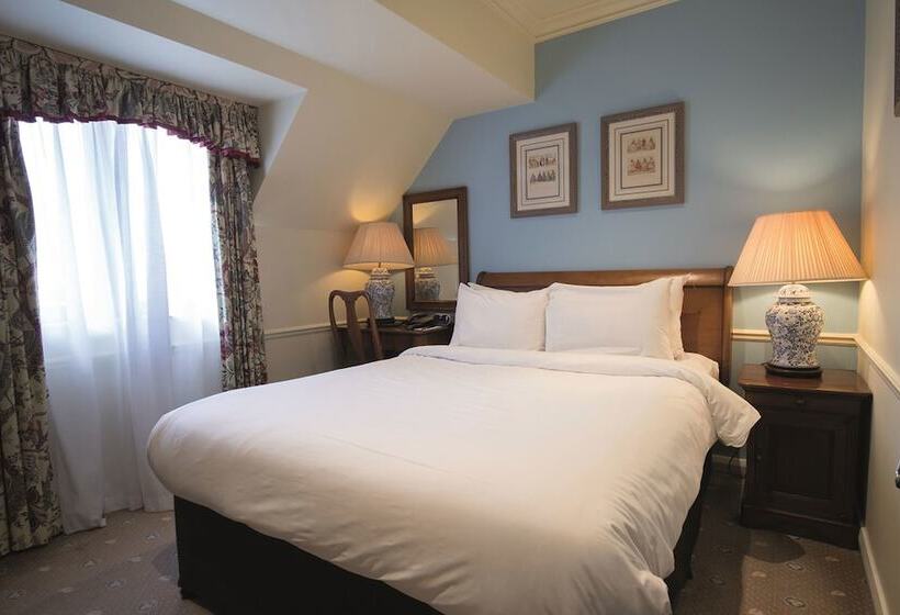 Полулюкс, Kettering Park Hotel And Spa