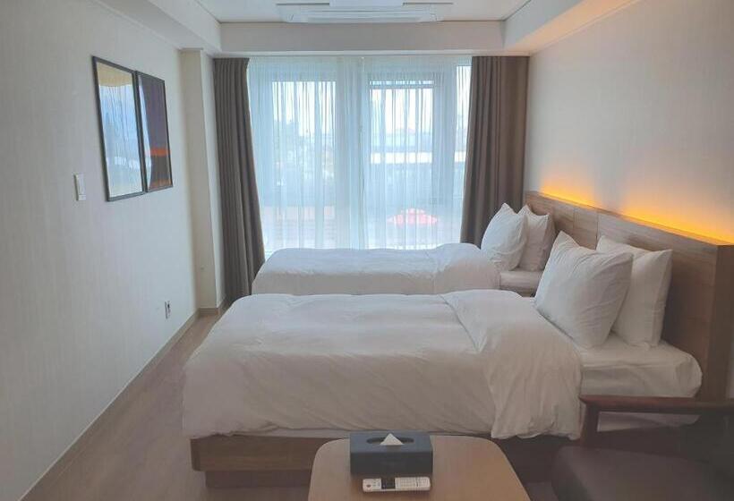 Номер Стандарт, Marinabay Sokcho