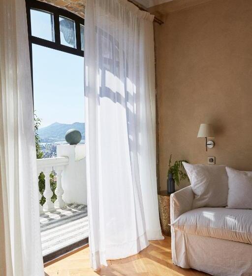 سوییت خانوادگی, Boutique Hotel Mendi Argia