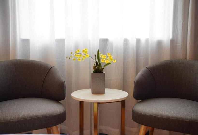 غرفة قياسية ثلاثية, Guangzhou Lilium Elysees