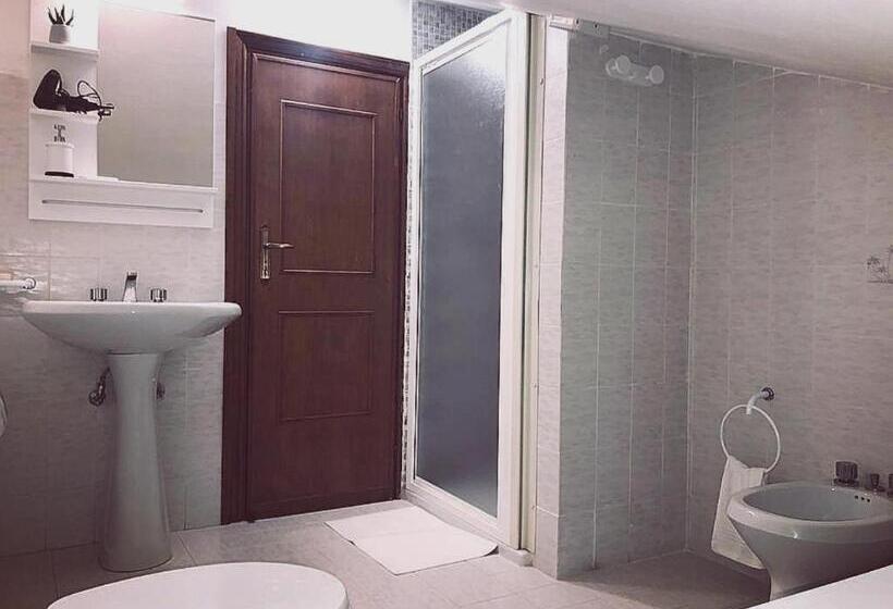带共用浴室的标准房间, Kalispéra B&b