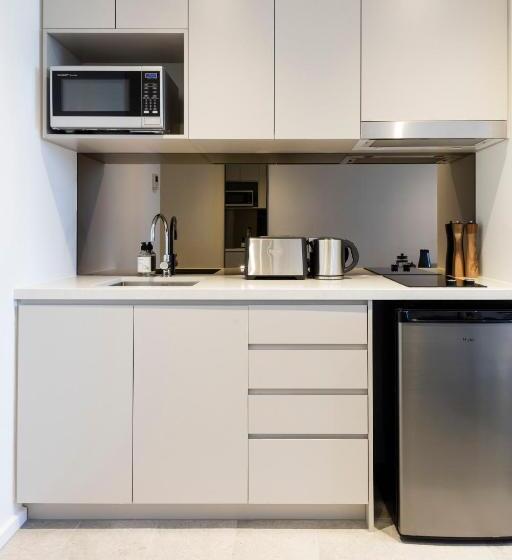 استودیوی استاندارد, Quest Robina