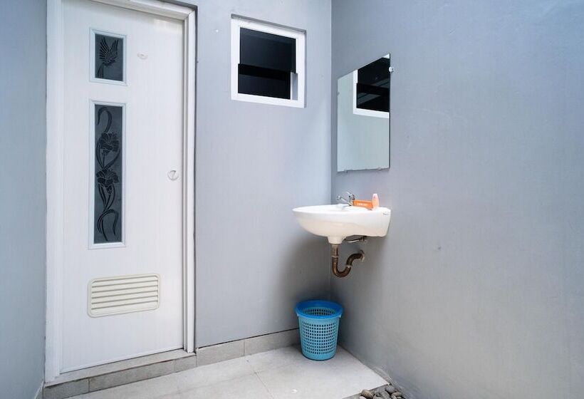Номер Deluxe, Koolkost Syariah Near Transmart Tegal
