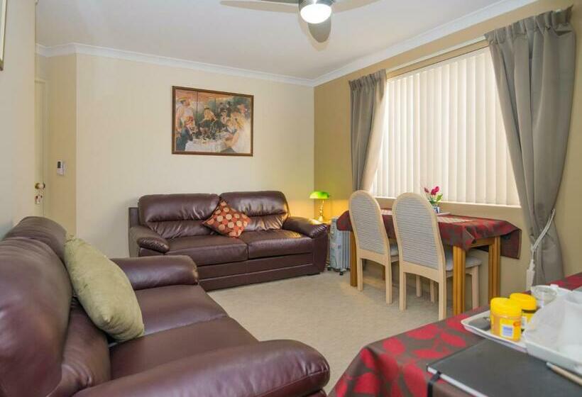 Люкс Повышенной Комфортности, Ascot On Swan Bed & Breakfast