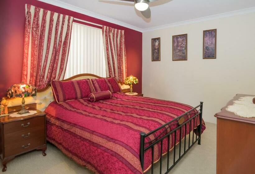 Люкс Повышенной Комфортности, Ascot On Swan Bed & Breakfast