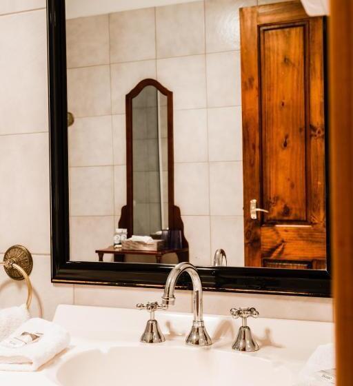 Номер Стандарт, Battery Point Manor