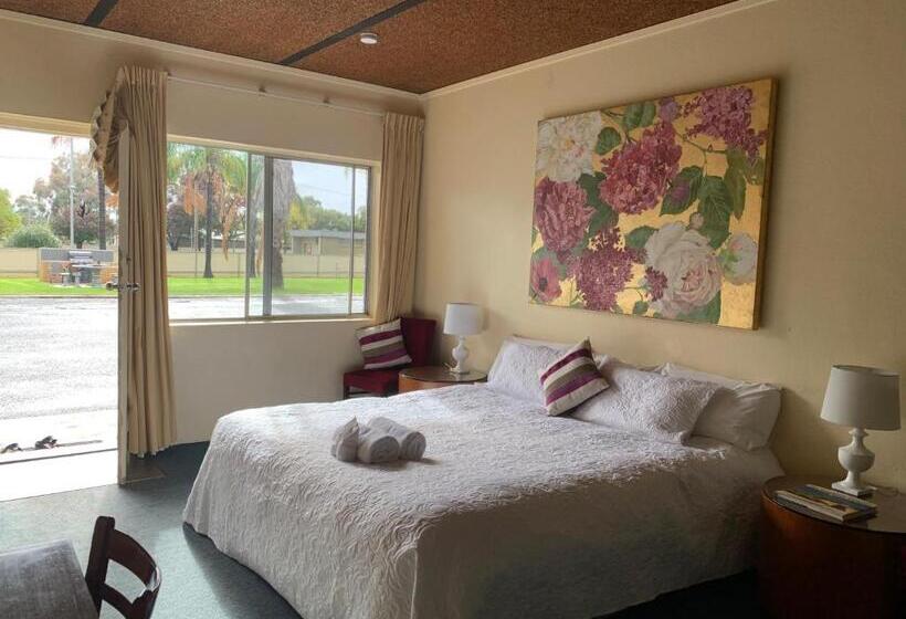 스탠다드 룸 킹사이즈 침대, Temora Motel