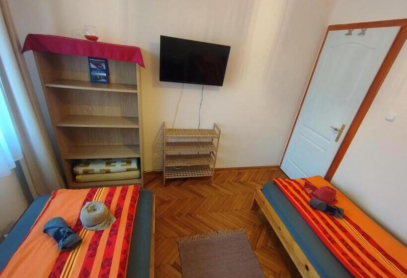 Номер Стандарт, Liget Szálláshely