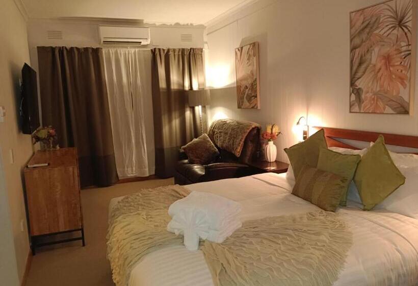 스탠다드 룸 킹사이즈 침대, Buffalo Motel And Country Retreat