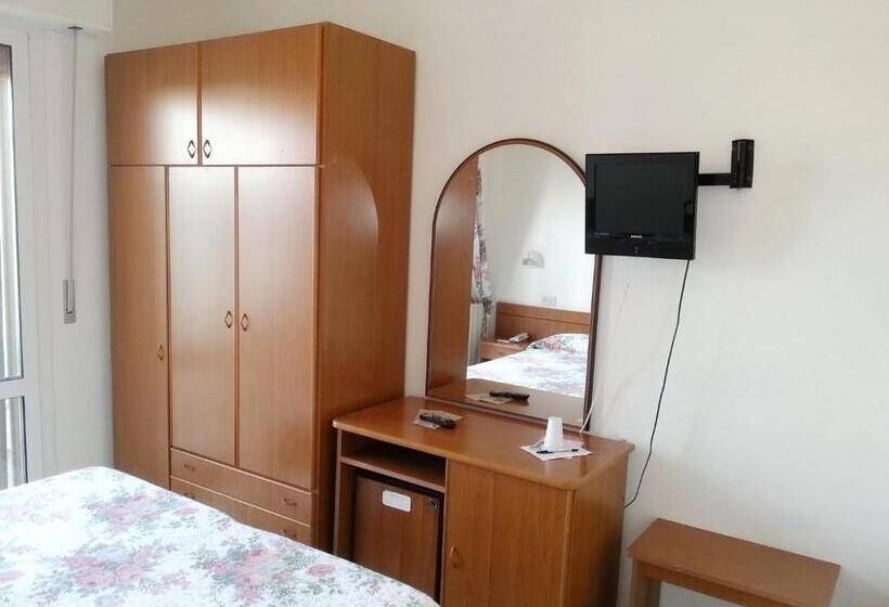 اتاق اکونومی, Vecchia Rimini