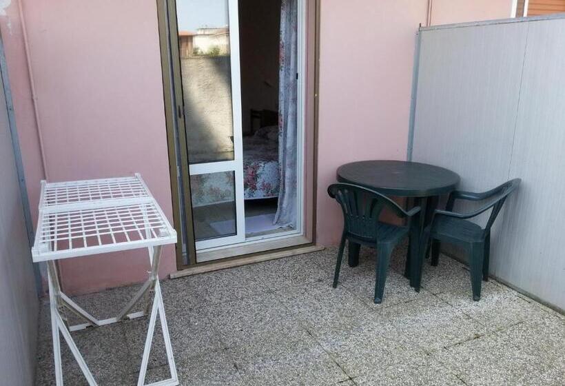 اتاق اکونومی, Vecchia Rimini