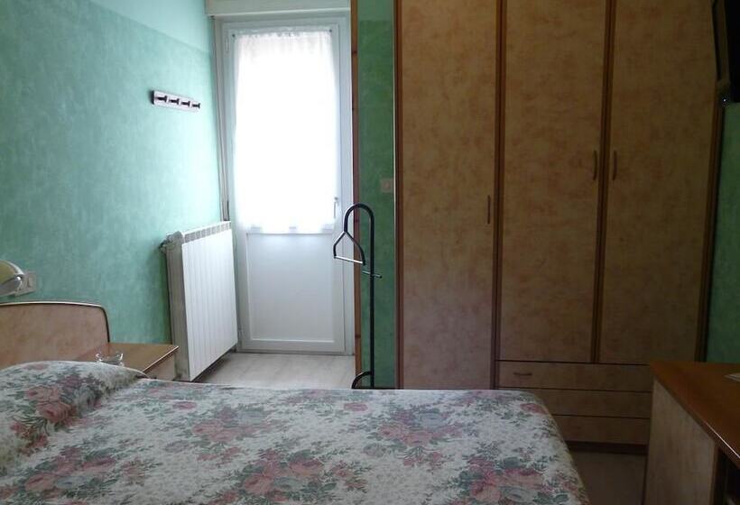 اتاق اکونومی, Vecchia Rimini