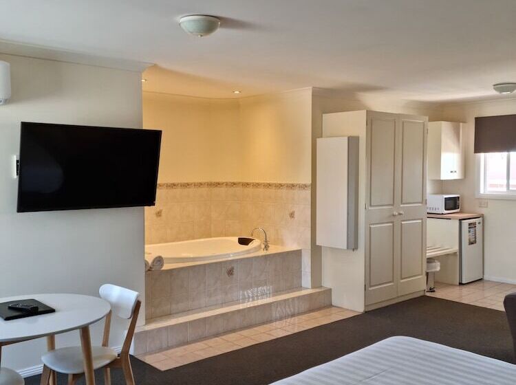 Номер Стандарт с Гидромассажем, Mid City Plantation Motel
