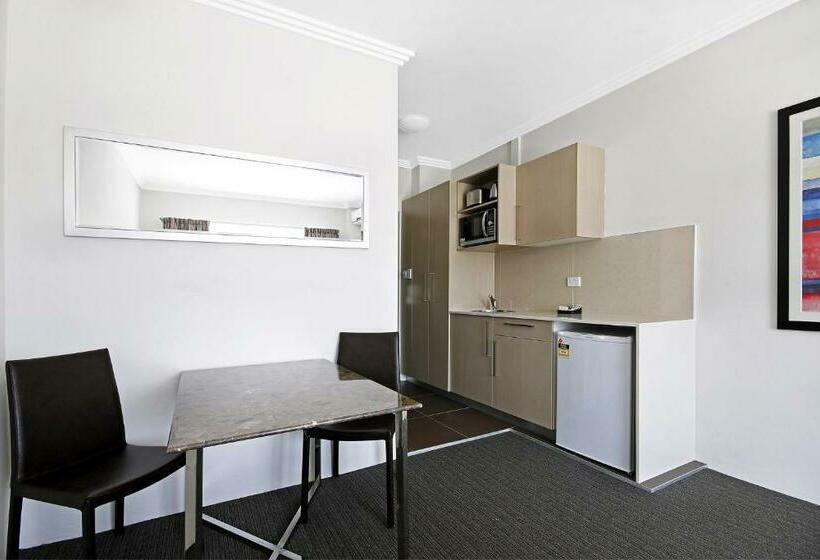 Люкс, Value Suites Penrith