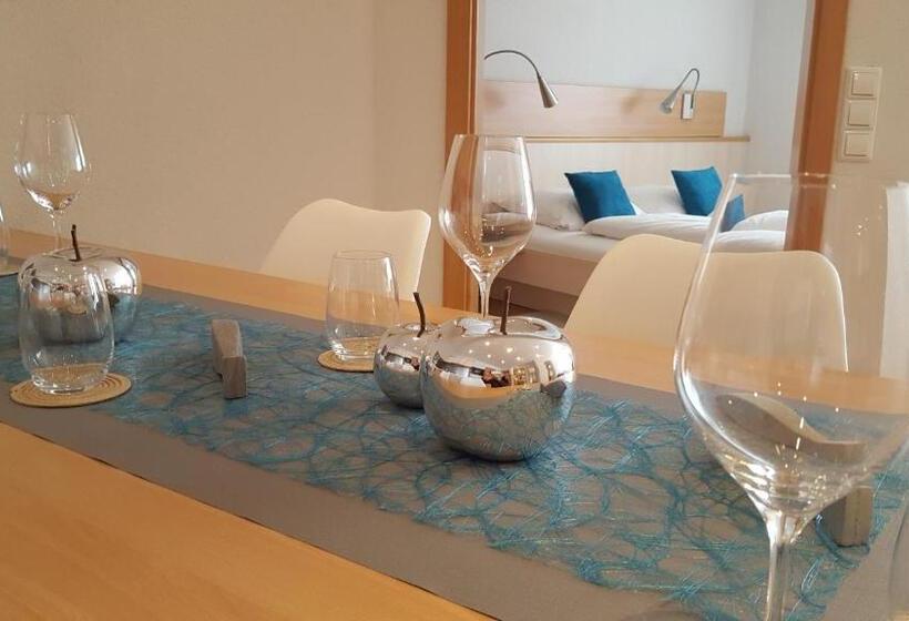Семейные Апартаменты, & Restaurant Karpfen