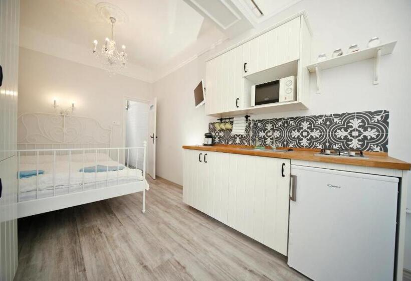 شقة غرفة واحدة مزودة بتراس, öreg Malom Apartmanház