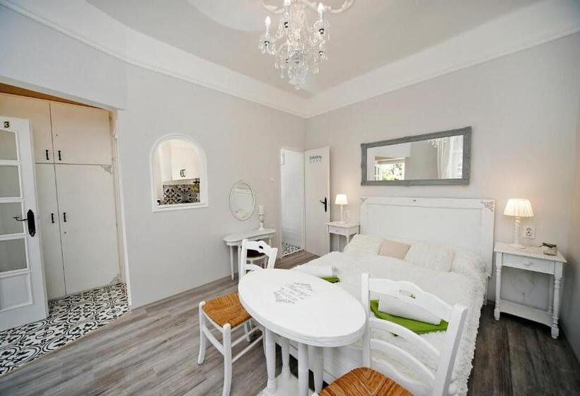 شقة غرفة واحدة مزودة بتراس, öreg Malom Apartmanház