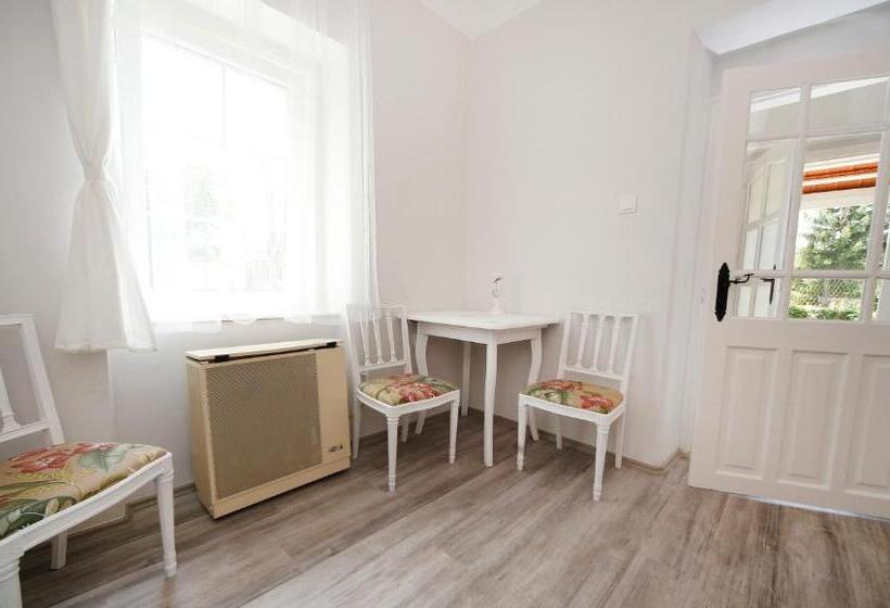 شقة غرفتين نوم مزودة بتراس, öreg Malom Apartmanház
