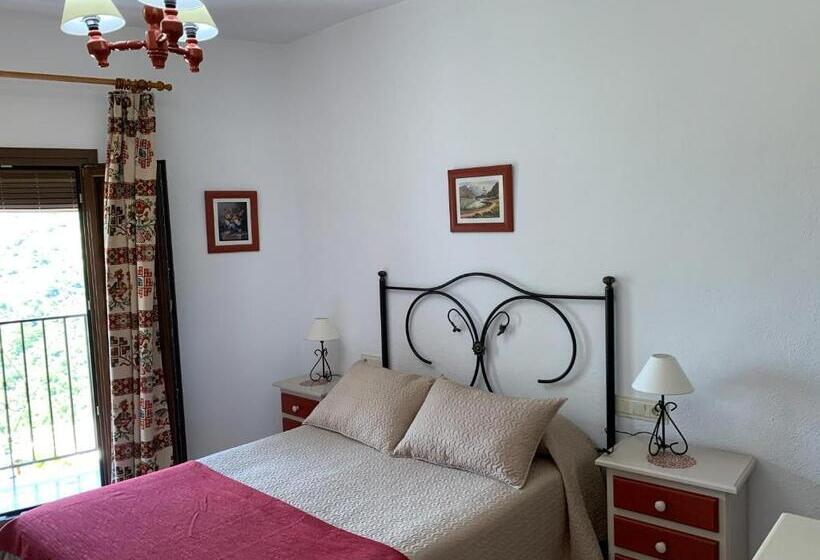 Номер Стандарт с Балконом, Hostal Atalaya En Capileira Cb