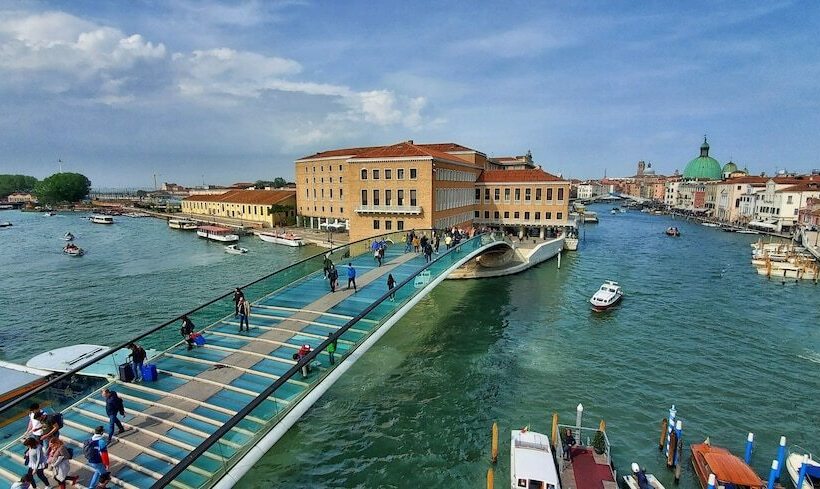 اتاق لوکس با چشم‌انداز, Santa Chiara