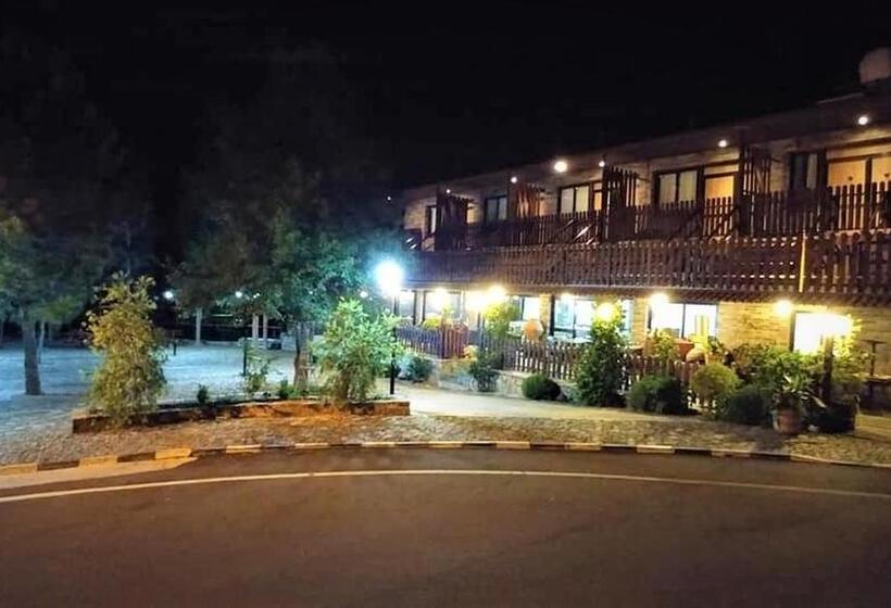 豪华房间, Perneia Rooms