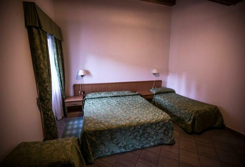 Номер Стандарт Трехместный, Albergo La Veranda