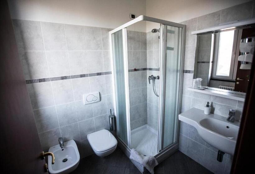 Четырехместный Номер Стандарт, Albergo La Veranda