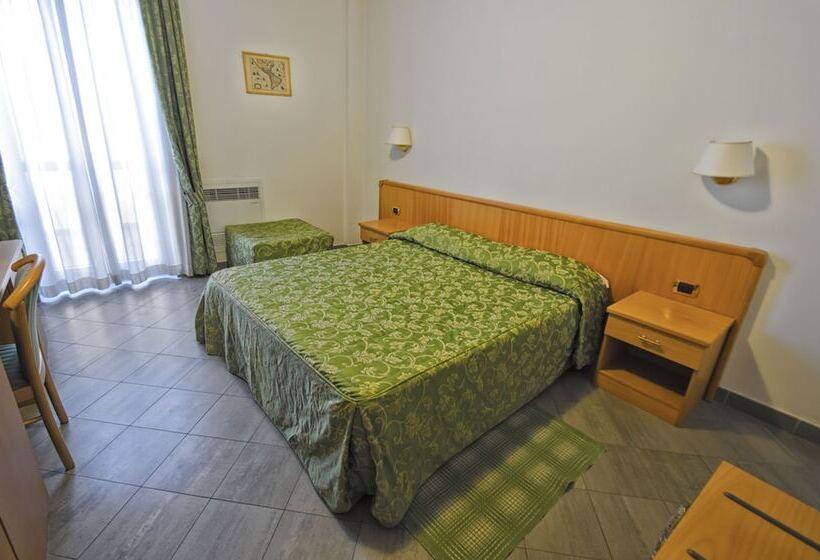 스탠다드 트리플 룸, Albergo La Veranda
