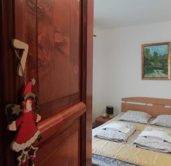 스탠다드 룸, Pensiunea Casa Butnarului