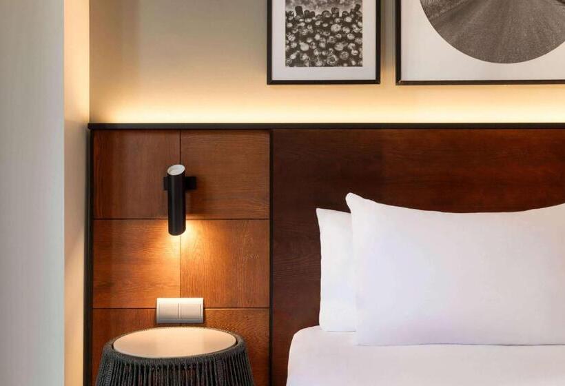 Номер Стандарт Кровать Кинг Адаптированный для Инвалидов, Dolce by Wyndham Barcelona Resort