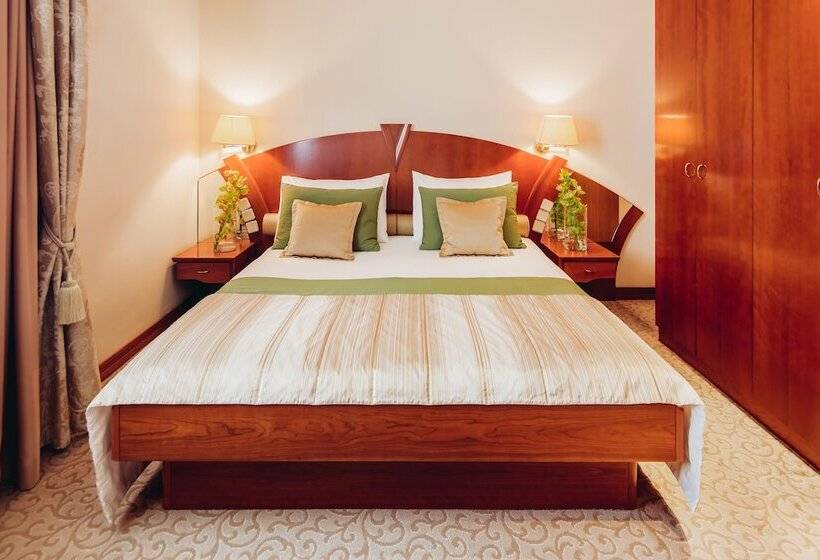 سوئیت خانواده 2 خوابه, Grand Hotel Union Eurostars